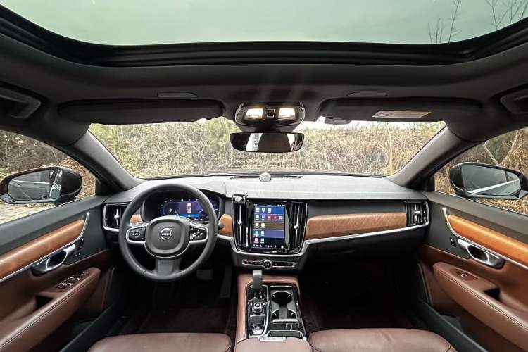 Used Volvo S90 New Energy 2024 Plug-in Hybrid Four-Wheel Drive Long-Range Zhiyi Luxury Edition