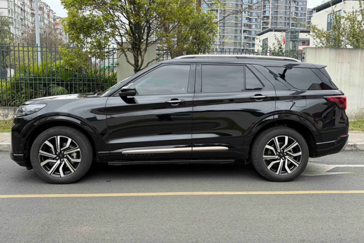 Used Ford Explorer 2023 EcoBoost 285 Four-Wheel Drive Red Gold Edition 6 Seats