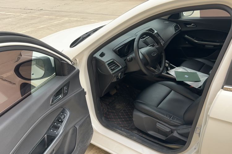 Used Ford Escort 2019 Facelifted 1.5L Automatic ZhiXiang Version (Tire Pressure Monitoring) China V Standard