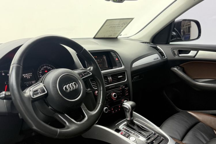 Used Audi Q5 2017 Plus 40 TFSI Technology Model Interior 7