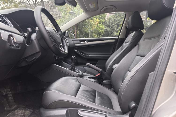 Used Volkswagen Sagitar 2018 1.6L Manual Comfort Model