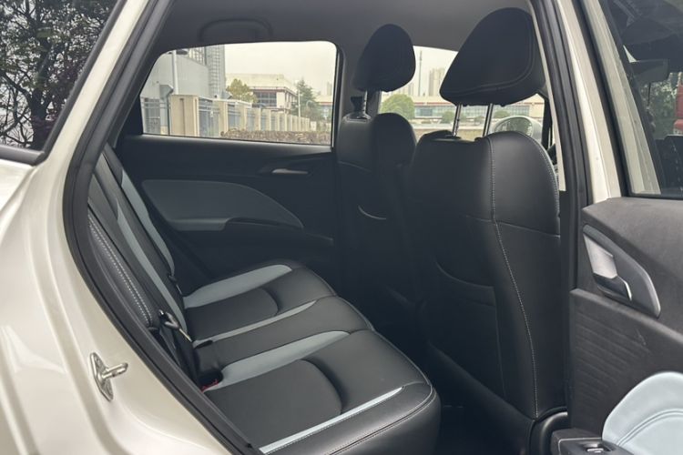 Used NETA V 2021 Long-Range Entertainment Edition Upgrade Model Interior 2