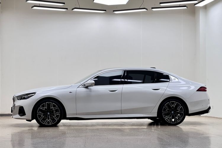 Used BMW 5 Series 2024 530Li Luxury Edition M Sport Package
