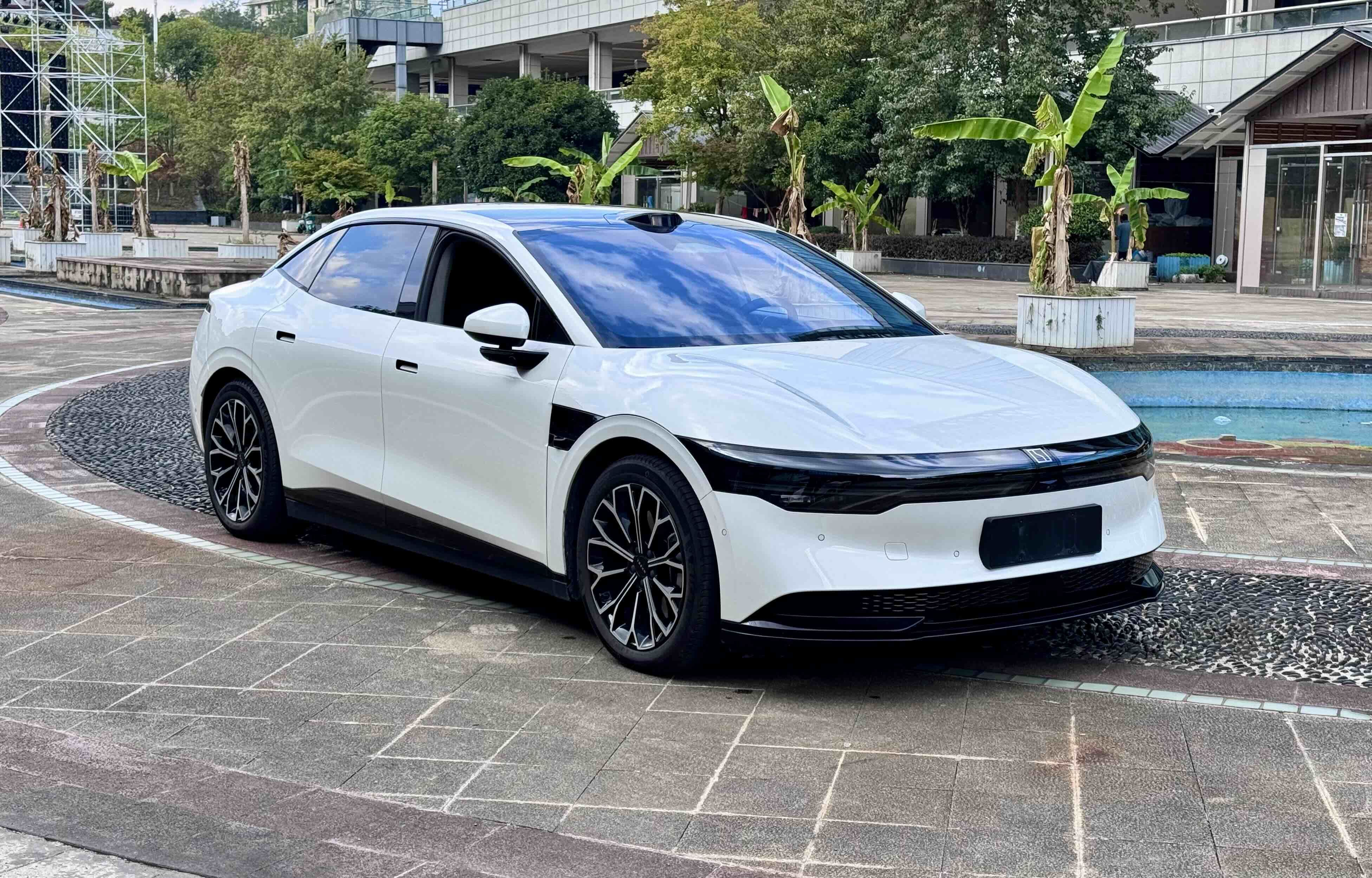 Zeekr 007 2025 Rear-Drive Intelligent Driving Version 75 kWh — снимка 13