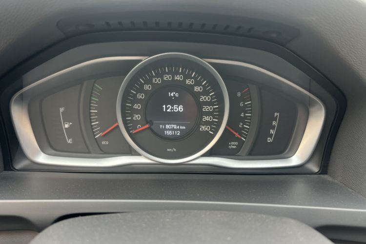 Used Volvo S60 2015 S60L 2.0T Zhiyuan Edition
