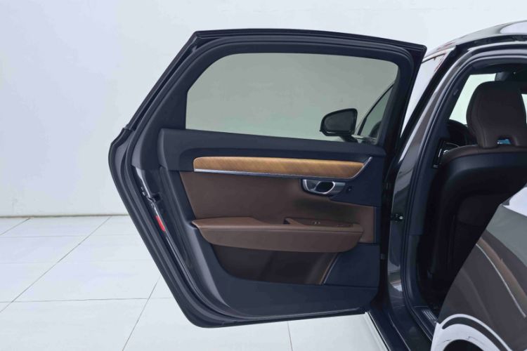 Used Volvo S90 2024 B5 Zhiyi Luxury Edition