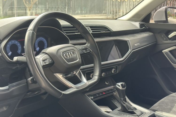 Used Audi Q3 2021 35 TFSI Fashion Dynamic Model
