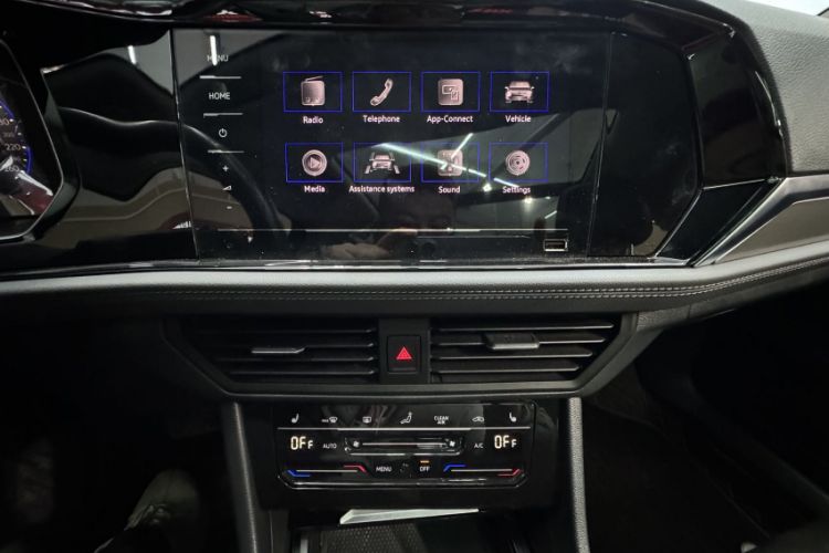 Used Volkswagen Sagitar 2021 280TSI DSG Luxury Smart Connectivity Edition Interior 3