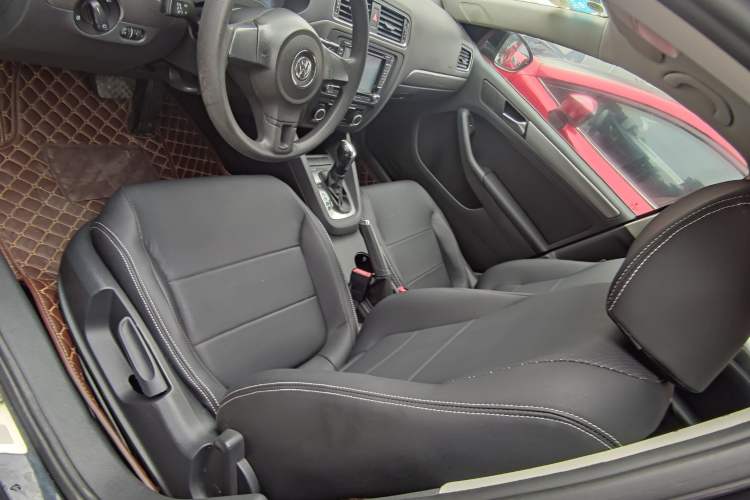 Used Volkswagen Sagitar 2012 1.6L Automatic Fashion Edition