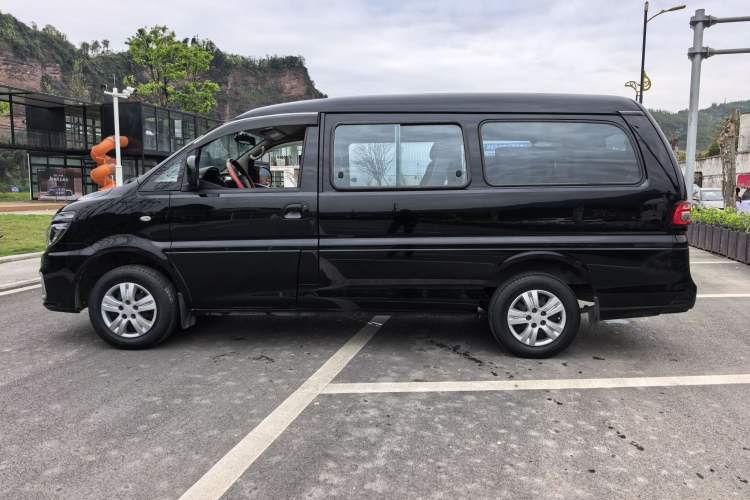 Used FORTHING Lingzhi 2022 M5L 1.6L Utility Model 7 Seats