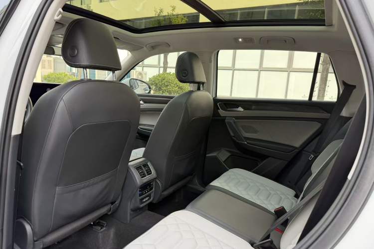 Used Volkswagen Tayron 2023 330TSI Two-Wheel-Drive Luxury Plus Advanced Version
