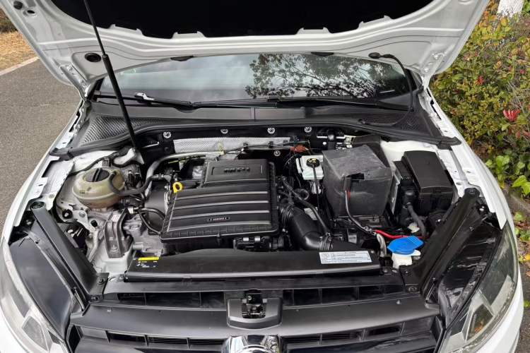 Used Volkswagen Golf 2016 1.6L Automatic Fashion Model
