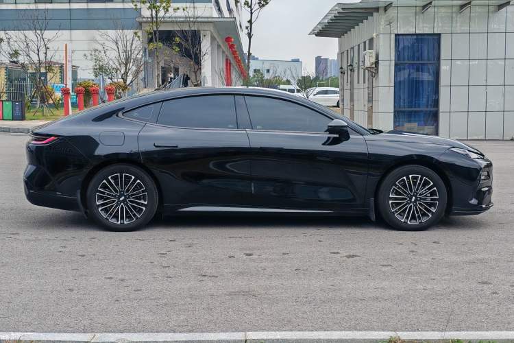 Used Geely Galaxy Galaxy 8 2025 130km EM-i Deluxe Edition