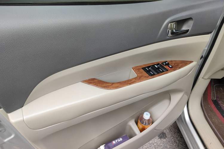 Used BYD M6 2013 2.0L Manual Comfort Edition