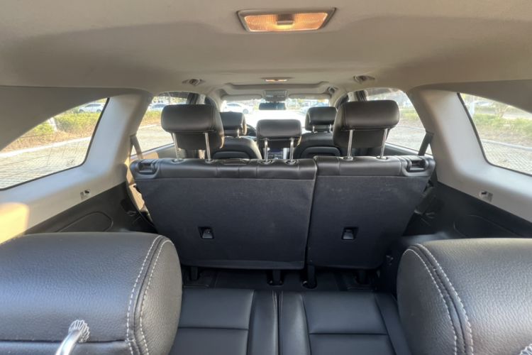 Used Chevrolet Captiva 2015 2.4L 4x4 Flagship Edition 7-Seater
