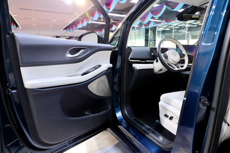 Used VOYAH Dream 2025 PHEV Four-Wheel-Drive Flagship Kunpeng Edition Interior 3