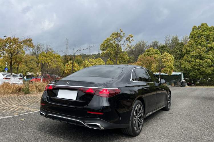 Used Mercedes-Benz E-Class 2024 Facelift E 300 L Fashion Sport Edition
