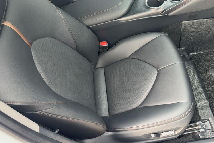 Used Toyota Camry 2021 2.0G Luxury Edition
