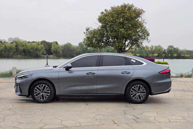 Used Geely Auto Emgrand 2026 Model 5th Generation 1.5L CVT Luxury Edition
