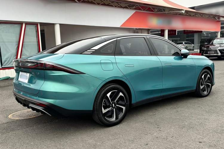 Used Geely Galaxy L6 2023 125km MAX Exterior 2