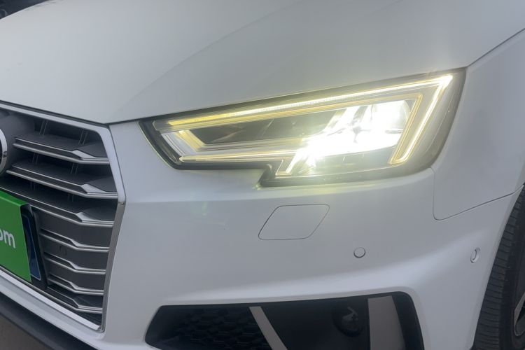 Used Audi A4L 2019 40 TFSI Fashion Edition China VI Emission Standard