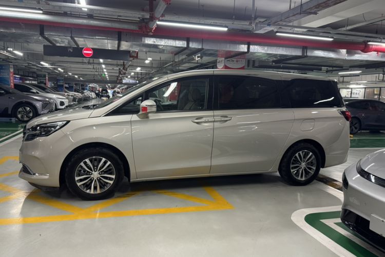 Used Buick GL8 2022 ES Landtrek 653T Comfort Edition Exterior 3