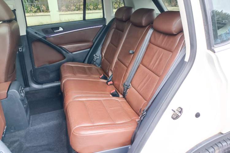 Used Volkswagen Tiguan 2015 1.8TSI Automatic All-Wheel-Drive Luxury Model
