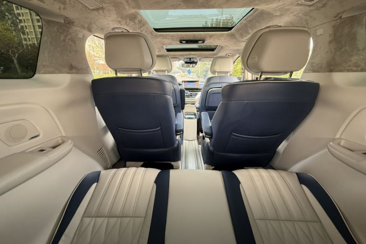 Used Roewe iMAX8 2022 400TGI Prestige Edition
