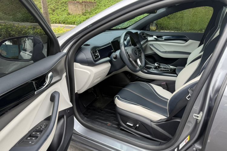 Used BYD Qin PLUS 2021 DM-i 55KM Flagship Model Right Front Seat