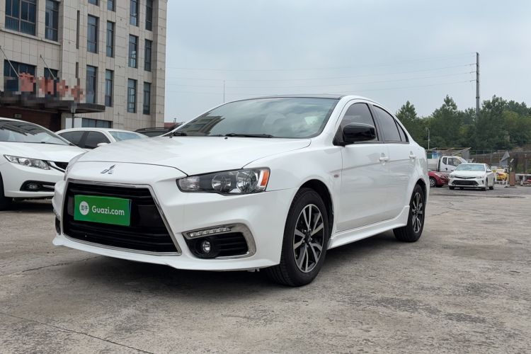 Used Mitsubishi Lancer EX 2016 1.8L CVT Black-and-White Retro Edition