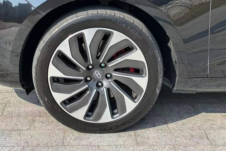 Used Hima AITO M5 2022 Extended-Range Four-Wheel Drive Performance Version