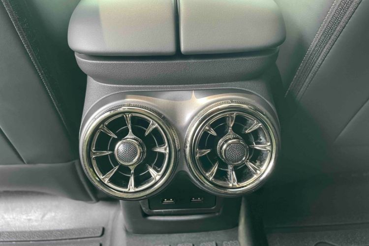 Used ORA Lightning Cat 2024 Dark Night Edition 555km Prestige Version Interior 4