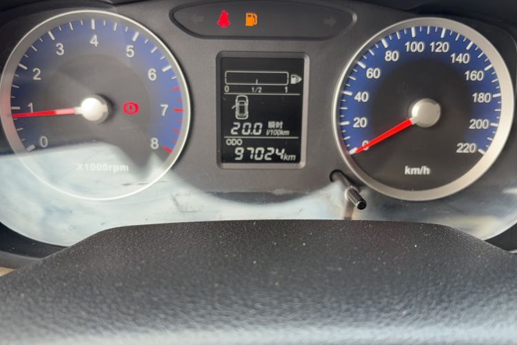 Used Venucia R50 2015 1.6L Manual Fashion Edition