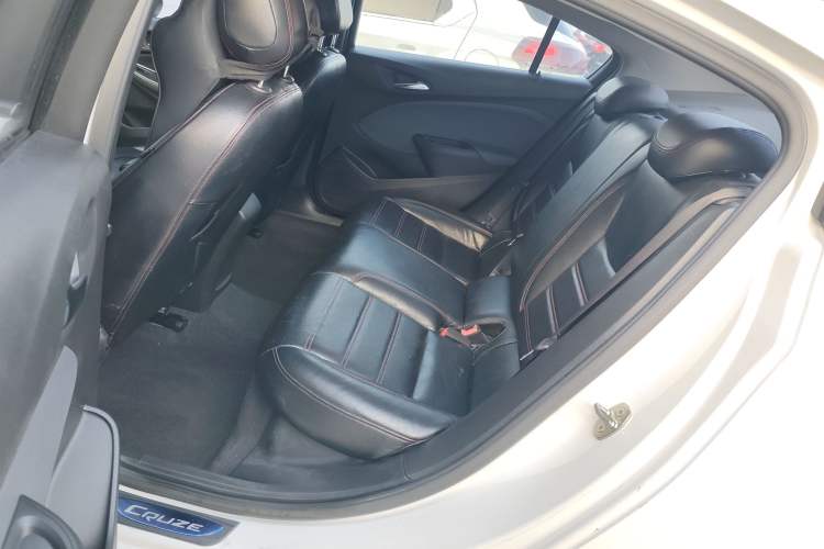 Used Chevrolet Cruze 2017 1.5L Automatic Pioneer Sunroof Edition