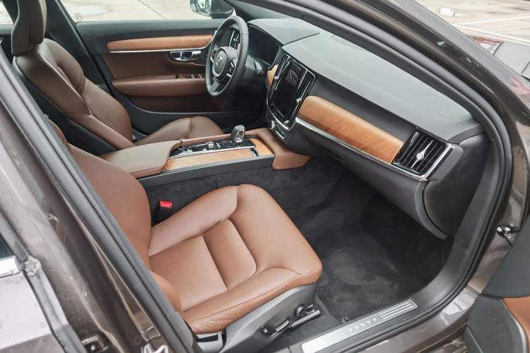 Used Volvo S90 2024 B5 Zhiyi Luxury Edition