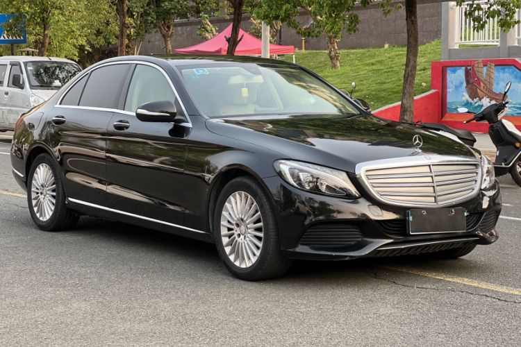 Used Mercedes-Benz C-Class 2015 C 200 L
