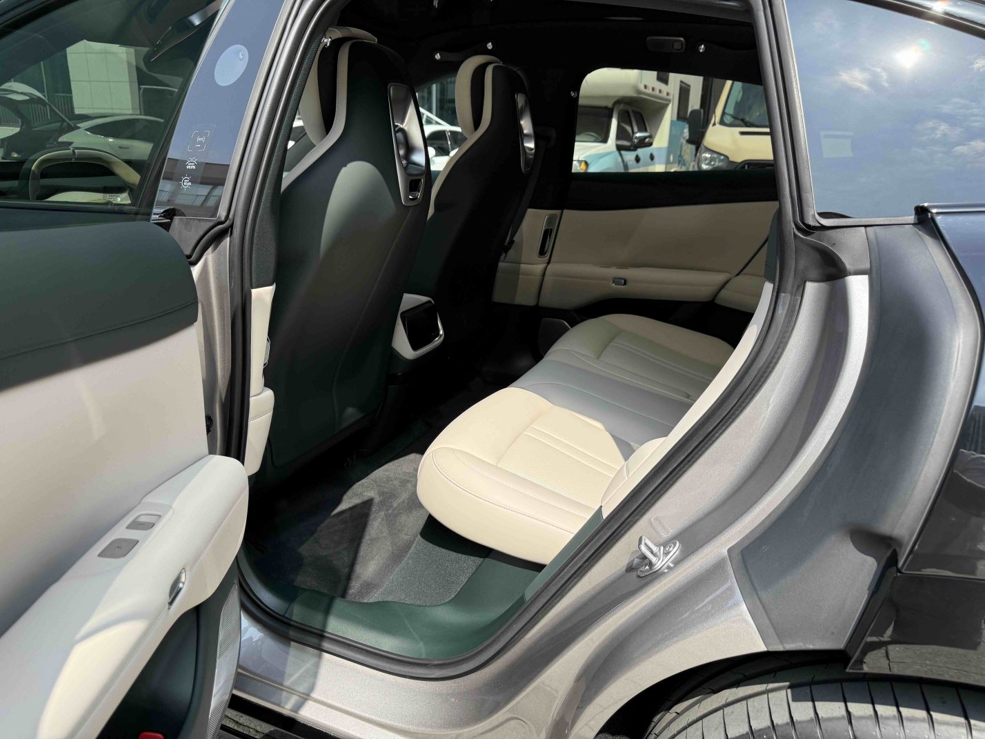 Xiaomi Auto YU7 2025 Ultra-Long Range Rear-Wheel Drive Version — снимка 18