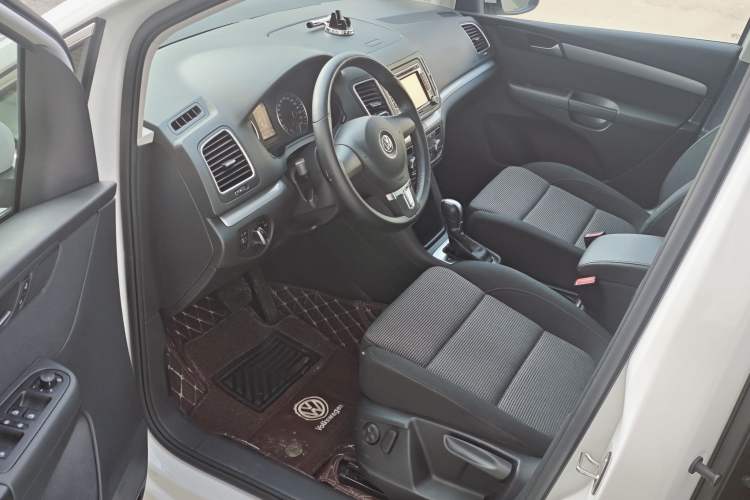 Used Volkswagen Sharan 2014 2.0 TSI Standard Model
