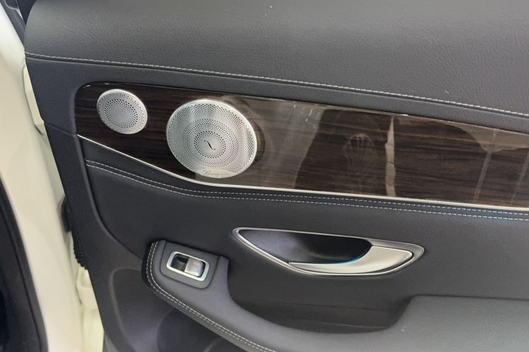 Used Mercedes-Benz GLC 2016 GLC 260 4MATIC Dynamic Edition Interior 4