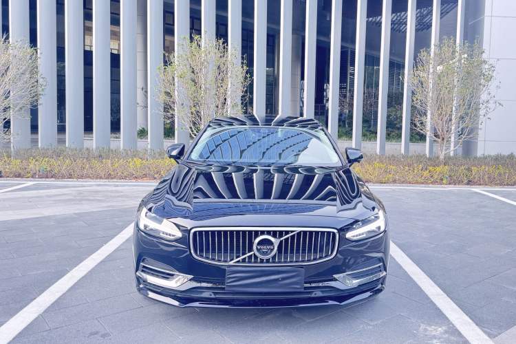 Used Volvo S90 New Energy 2020 T8 e-Drive Hybrid – Zhiyi Luxury Edition Exterior 1