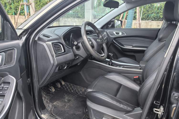 Used Chery Tiggo 8 2018 1.5 TCI Manual Luxury 7-Seater Interior 4