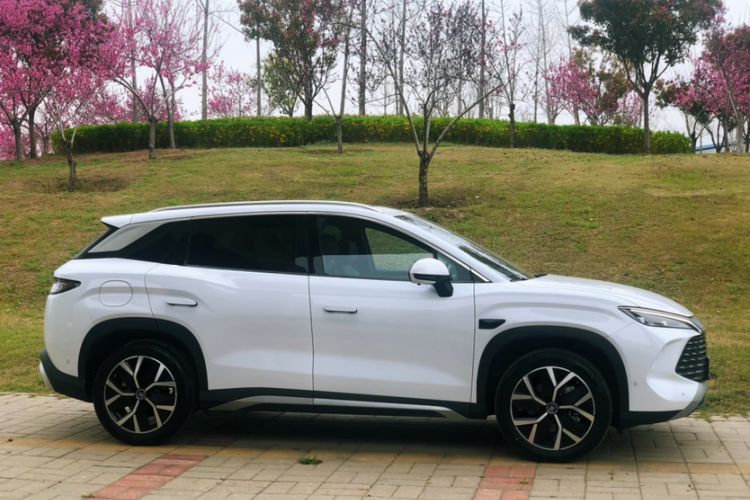 Used BYD Song L DM-i 2025 Intelligent Driving Version 160 km Beyond-Range Type Interior 12