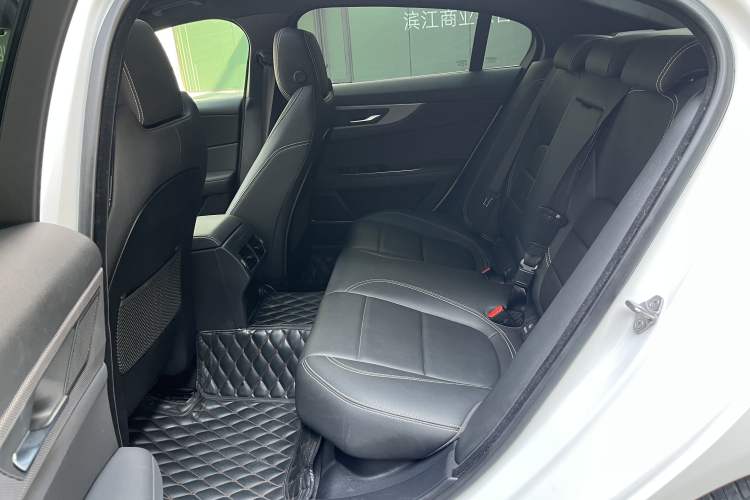 Used Jaguar XEL 2020 2.0T 200PS R-DYNAMIC Youth Sports Edition Interior 4