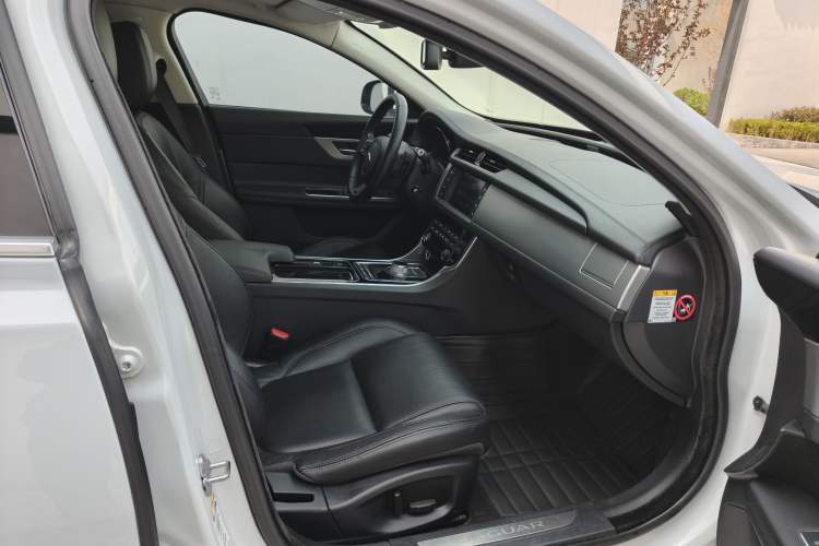 Used Jaguar XF 2016 XF 2.0T Two-Wheel-Drive Luxury Edition
