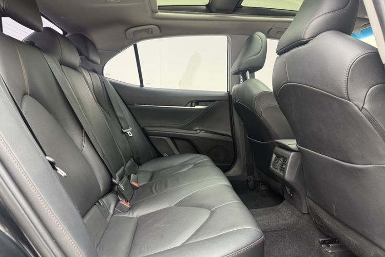 Used Toyota Camry 2018 2.5G Luxury Edition
