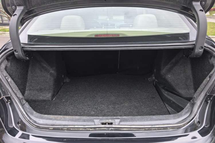 Used Zotye Z300 2016 1.5L Manual Luxury Model
