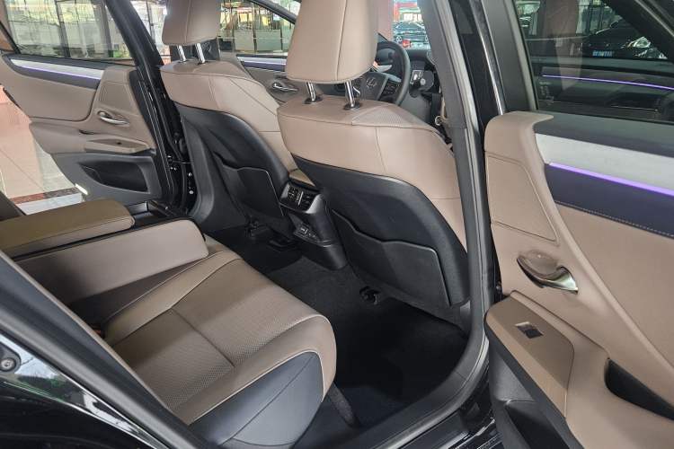 Used Lexus ES 2025 200 Premium Edition
