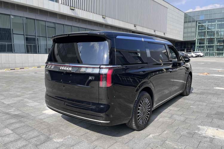 Used Zeekr 009 2024 7-Seater Aisle Version 108 kWh
