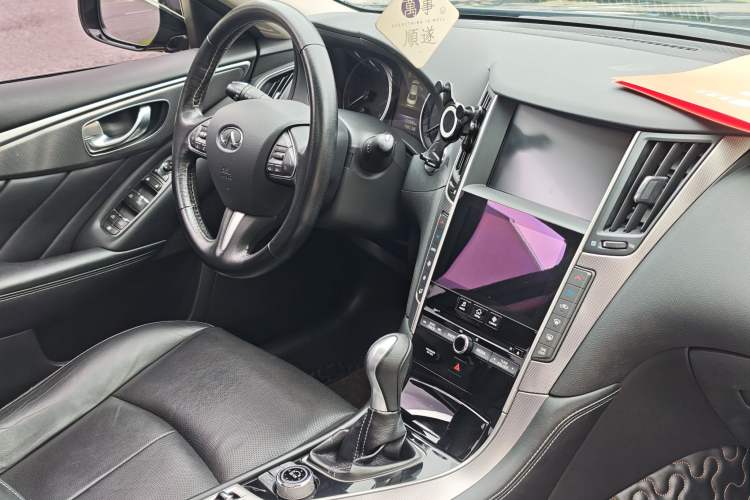 Used Infiniti Q50L 2016 2.0T Ambition Edition Interior 9