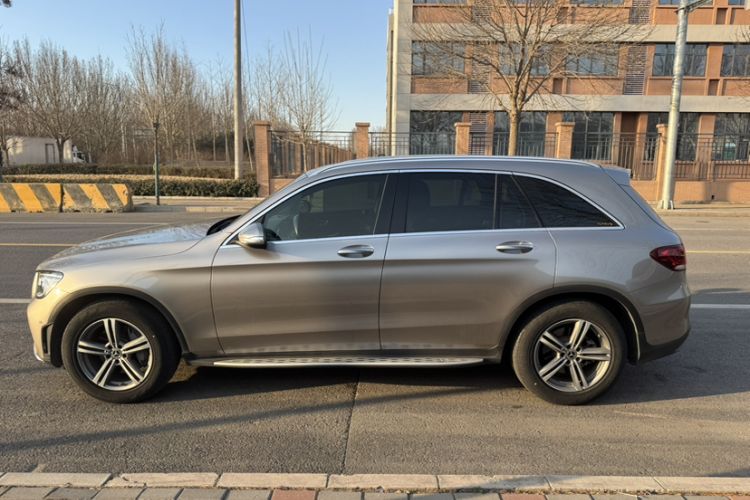 Used Mercedes-Benz GLC 2020 GLC 260 L 4MATIC Luxury Model Exterior 7